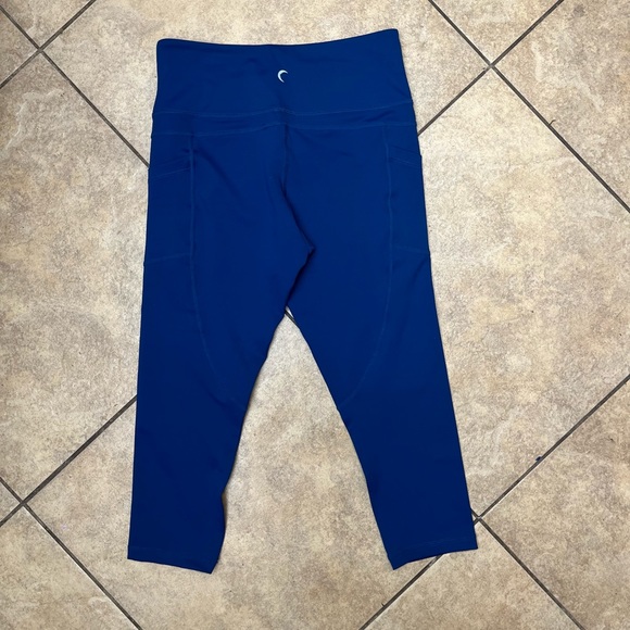ZYIA Pants - Zyia Light n Tight Cropped Leggings with pockets